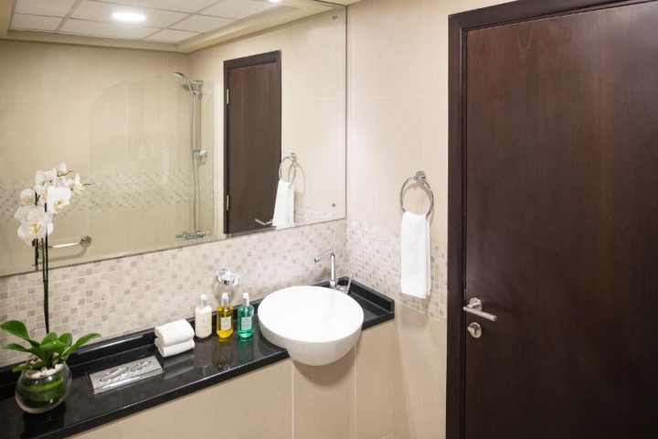 One Bedroom Executive Apartment Near internet Metro Station By Luxury Bookings AC 5 Luxury Bookings