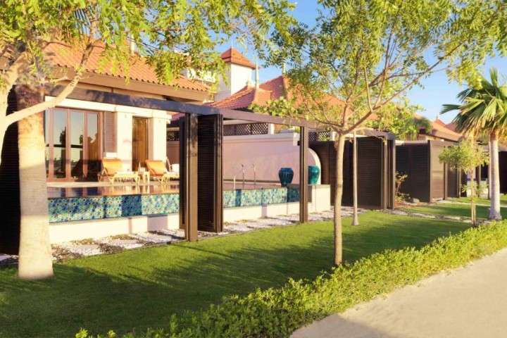 Stylish Luxury One Bedroom Beach Pool Villa In Palm Jumeirah By Luxury Bookings 5 Luxury Bookings