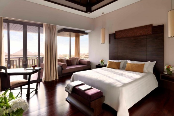 Stylish Luxury One Bedroom Beach Pool Villa In Palm Jumeirah By Luxury Bookings 6 Luxury Bookings