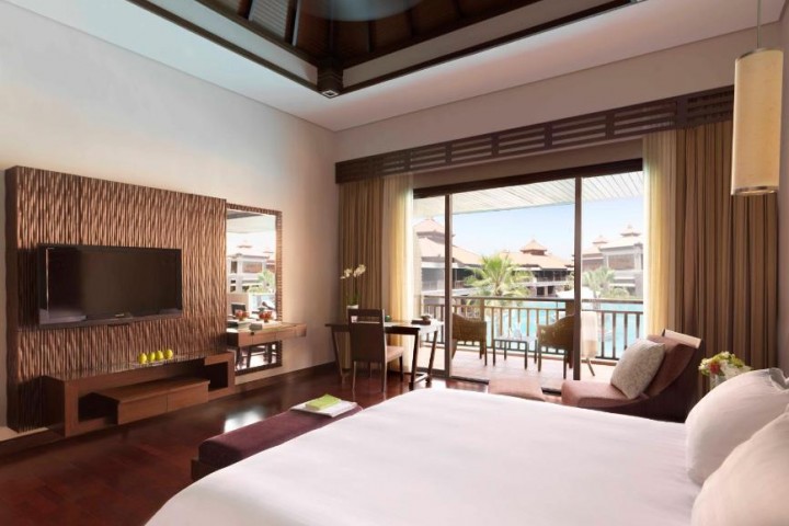 Stylish Luxury One Bedroom Beach Pool Villa In Palm Jumeirah By Luxury Bookings 13 Luxury Bookings