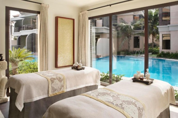 Stylish Luxury One Bedroom Beach Pool Villa In Palm Jumeirah By Luxury Bookings 22 Luxury Bookings