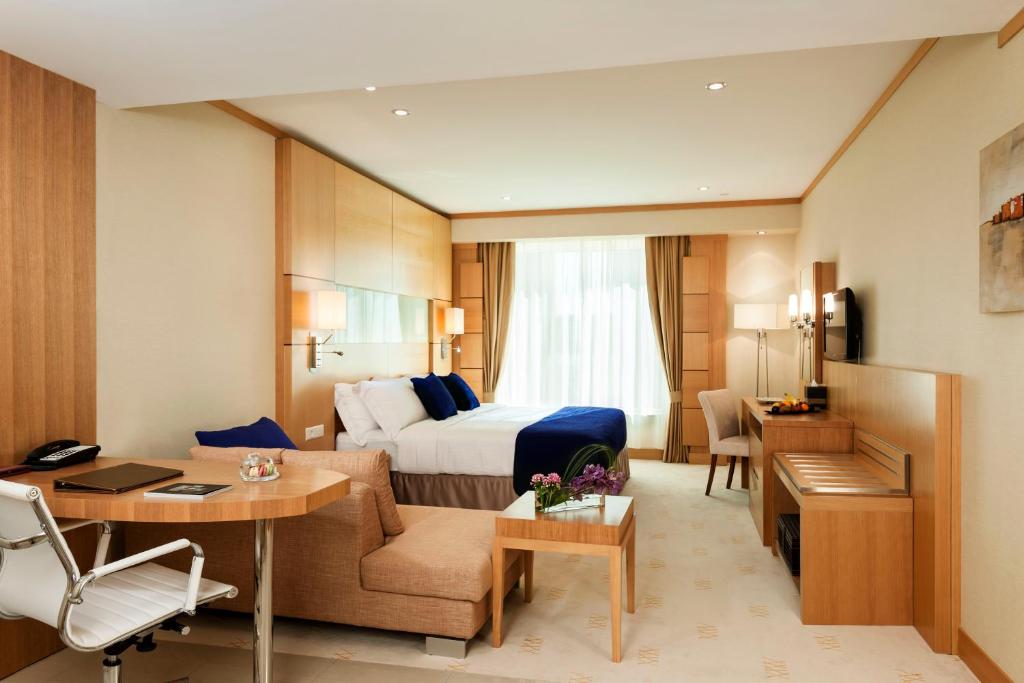 Deluxe Room In Downtown Near Financial Centre By Luxury Bookings Luxury Bookings