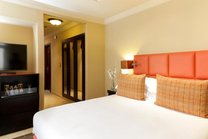 One Bedroom Suite With City View In Media City By Luxury Bookings 6 Luxury Bookings