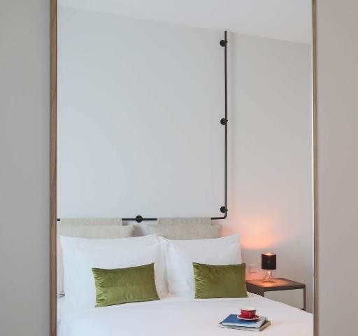 Deluxe Three Bedroom In Marina By Luxury Bookings AC 2 Luxury Bookings