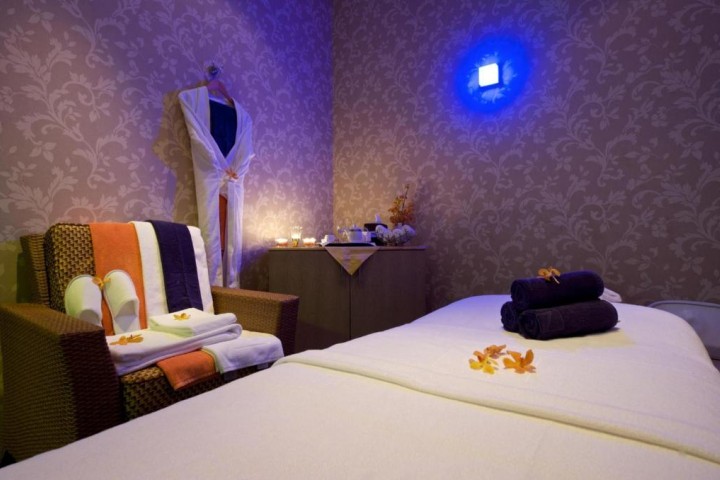 Deluxe Room In Al Qusais 3 By Luxury Bookings AC 1 Luxury Bookings