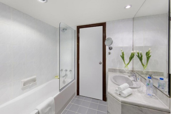 Double Room Near Meena Bazaar By Luxury Bookings AD 5 Luxury Bookings