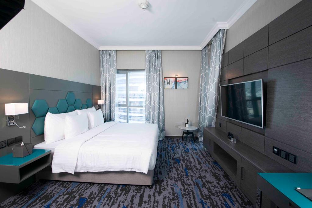 One Bedroom Suite Near Deira Clock Tower By Luxury Bookings AB Luxury Bookings