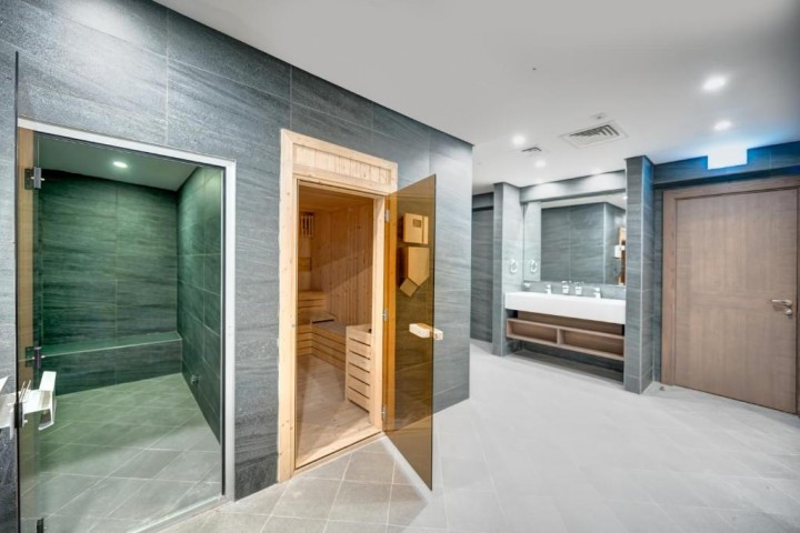 Studio Apartment In DIP By Luxury Bookings 11 Luxury Bookings