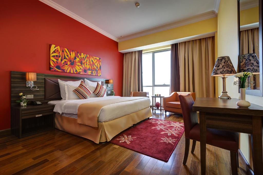 Three Bedroom In Dubai Land By Luxury Bookings Luxury Bookings