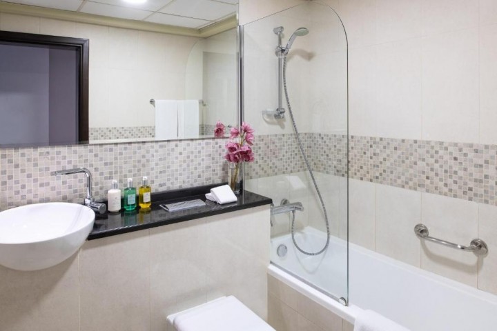 One Bedroom Apartment Near internet Metro Station By Luxury Bookings AD 5 Luxury Bookings