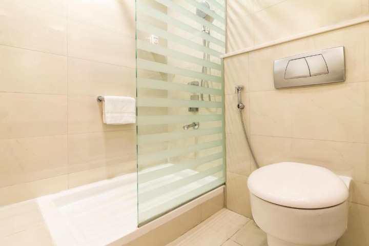 Double Room Near Mall Of Emirates By Luxury Bookings AC 12 Luxury Bookings