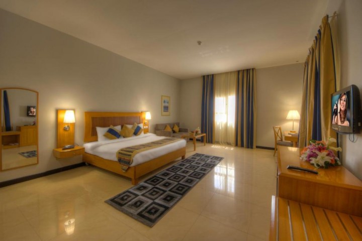 Deluxe Room Near Grand Barsha By Luxury Bookings AC 1 Luxury Bookings
