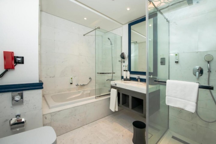 One Bedroom Suite Near Deira Clock Tower By Luxury Bookings AD 4 Luxury Bookings
