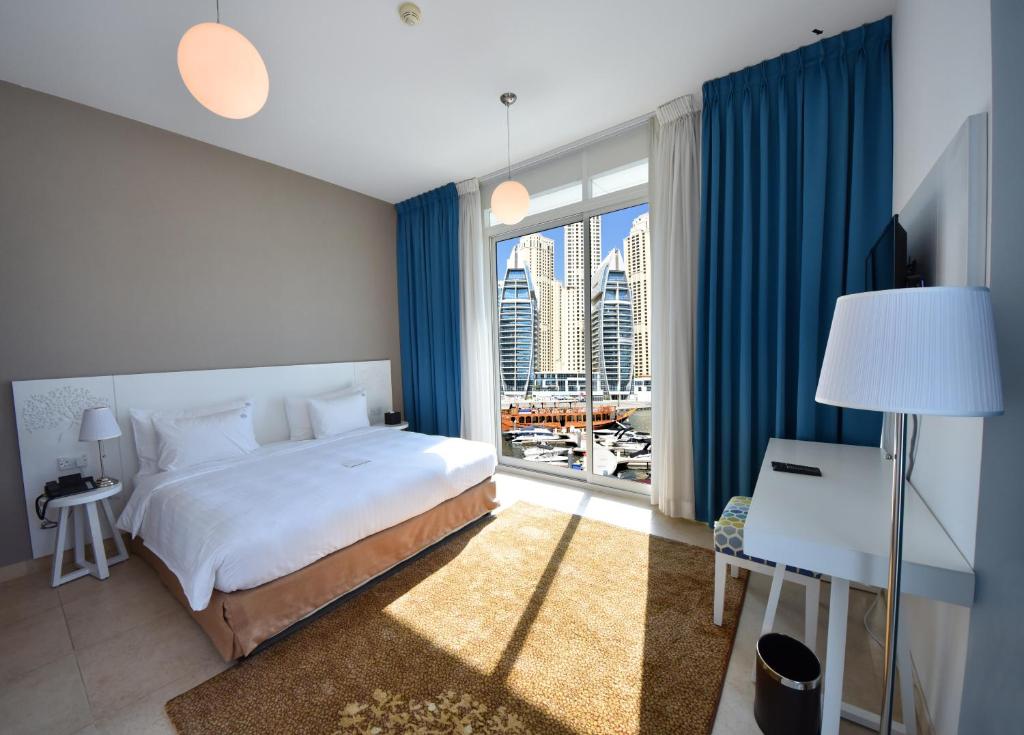 Studio Apartment In Dubai Marina Near Fresh And Care By Luxury Bookings Luxury Bookings