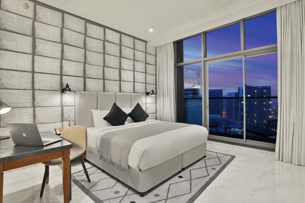 Premium One Bedroom apartment In Business Bay By Luxury Bookings Luxury Bookings