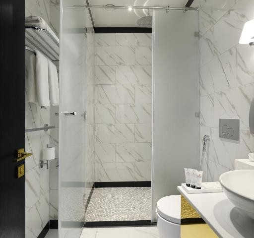 Premium One Bedroom apartment In Business Bay By Luxury Bookings 15 Luxury Bookings
