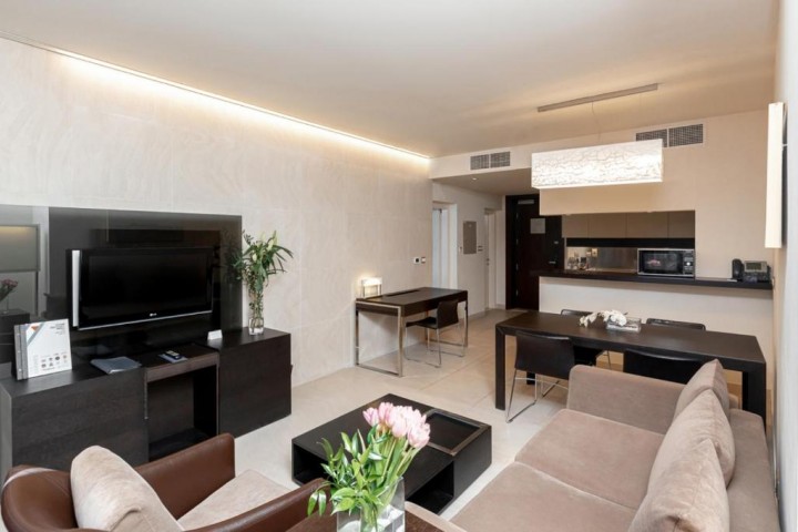 One Bedroom Apartment Near Marina Mall By Luxury Bookings 4 Luxury Bookings