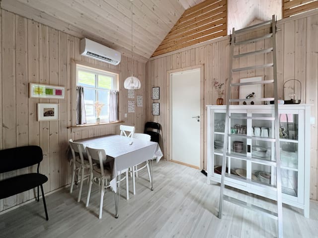 Cosy and new cottage with two bedrooms (Cottage C) 19 www.gestablidni.fo