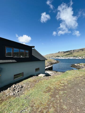 Boathouse right by the fjord, with amazing views 13 www.gestablidni.fo