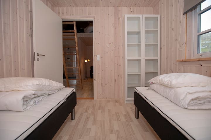 Cosy two-bedroom cottage in great location (A) 9 Smátturnar í Vági