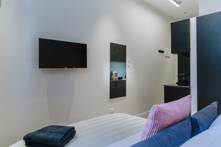 Loginn: BeachTime // New Studio // Ben Yehuda Ave⛵ 6 Loginn Autonomous Hotels